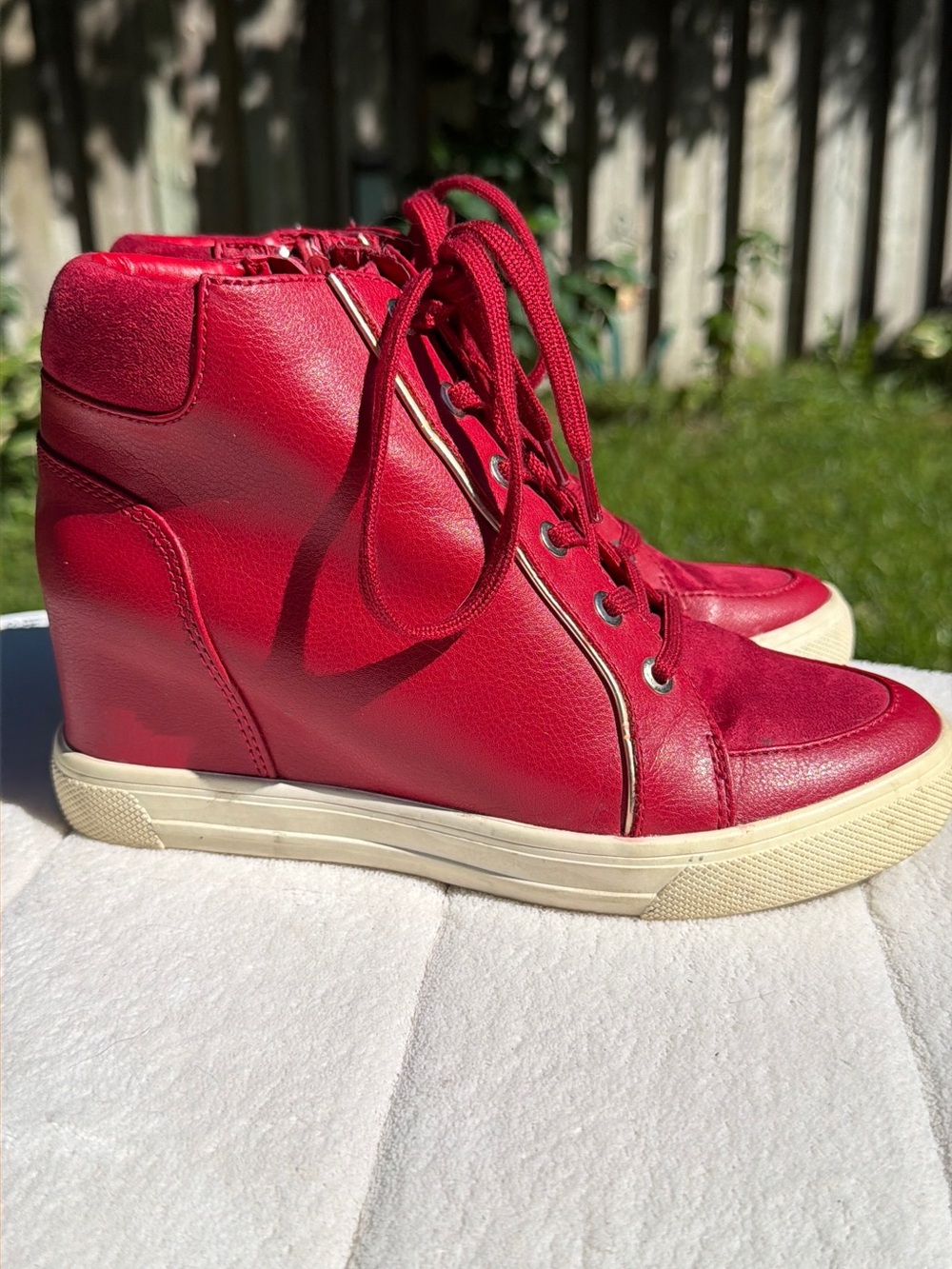 Aldo Red Wedge Sneakers – Women’s Size 7 – High‑Top Style – Good Condition